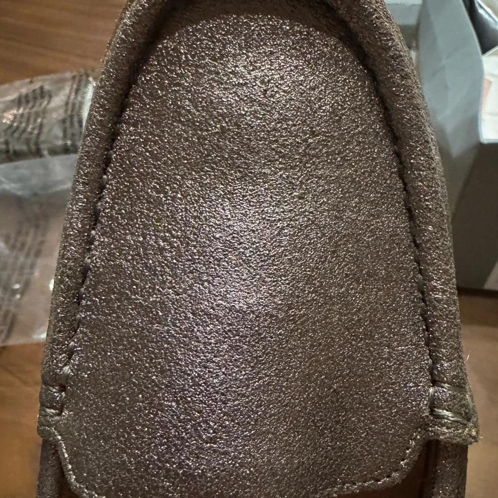 Vionic Women's Debbie Metallic Gold Loafers- 8.5, NIB - Picture 5 of 7